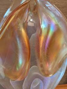 lot 29 image: David Lotton Iridescent Art Glass Bridal Veil Sculpture
