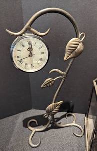 lot 92 image: Decorative Clocks and Lantern