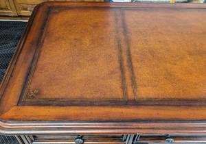lot 82 image: Sligh English Manor Executive Writing Desk