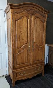 lot 83 image: Ethan Allen French Country Style Armoire