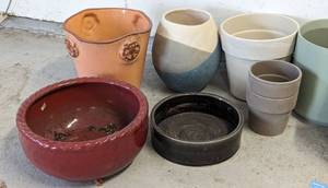 lot 87 image: Large Variety of Planters and Yard Accessories