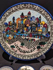 lot 295 image: Fakhory Pottery Jerusalem Plate Set