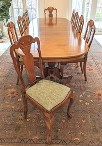 lot 3 image: Gorgeous English Mahogany Dining Table and Queen Anne Chairs