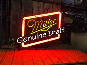 lot 2 image: Vintage Miller Genuine Draft NEON Sign-Works