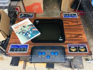 lot 8 image: Vintage 1980 Atari Asteroids Deluxe Arcade Cocktail Table