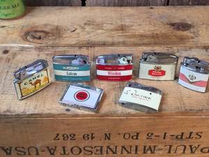 lot 24 image: Vintage 7 Cigarette Advertiser Lights