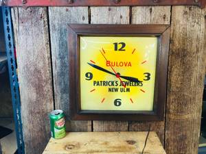 lot 30 image: Fabulous Vintage Bulova Jewelers Store Clock