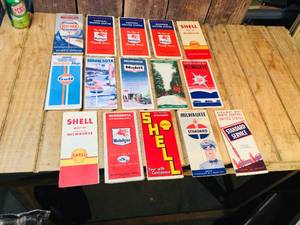 lot 35 image: Variety Mid-Century Oil Company Road Maps