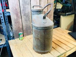 lot 67 image: Vintage standard OilAMCO 5 Gallon Pour Can