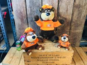 lot 78 image: 3 Plushy A&W Root Beer Bears