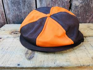 lot 79 image: Vintage Rare A&W Cali-Fame Snap-Back Employee Hat