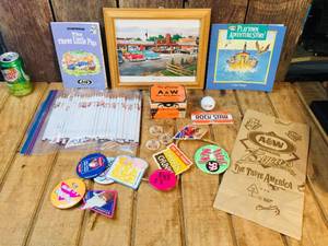 lot 80 image: Group Vintage A&W Collectibles