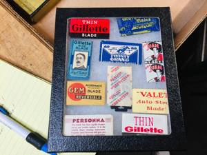 lot 105 image: Collection Vintage Razor Blades in Packs