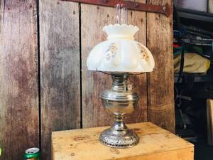 lot 115 image: Antique Chrome Oil Lantern - Shade