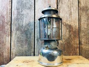 lot 116 image: 1925 Coleman Lantern - Quick Lite