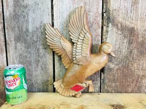 lot 127 image: Vintage Grain Belt Duck Wall Display