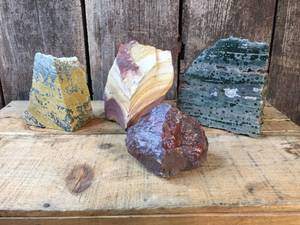 lot 143 image: Group Mexican Jasper