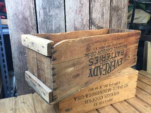 lot 146 image: Antique Eveready Batteries Wooden Shipping Crate