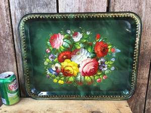lot 152 image: Vintage Russia Hand Painted Metal Tray - Enamel