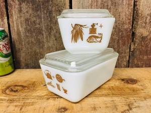 lot 157 image: 2 Pyrex Early American Refrigerator Dishes