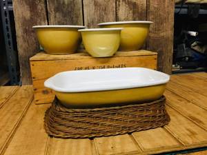 lot 158 image: Corningware Stoneware Bowls & Casserole