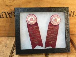 lot 206 image: 2 Vintage 1937 Painters Union 40th Aniv Buttons