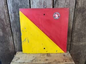 lot 229 image: Vintage Great Northern Railway Marker Sign