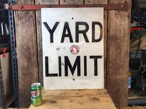lot 230 image: Vintage Great Northern Railway Yard Limit Sign