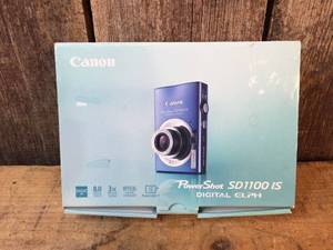 lot 270 image: Canon Powershot SD1100 IS Camera
