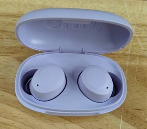 lot 25 image: Onn. In-ear Bluetooth Wireless Earphones with Charging Case - Lilac X