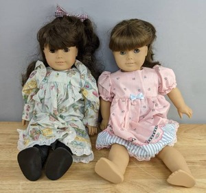 lot 77 image: (2) Collector Pleasant Company American Girl Dolls D
