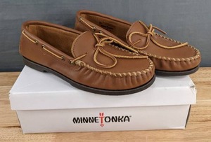 lot 91A image: Minnetonka Mens Size 9 Camp Moc Moccasins - Maple N