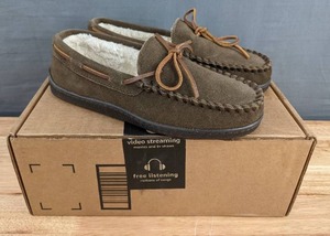 lot 110A image: Minnetonka Mens Size 7.5 Pile Lined Hardsole Slippers - Sage N