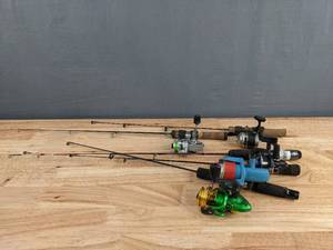 lot 111 image: (5) Ice Fishing Rod and Reels K