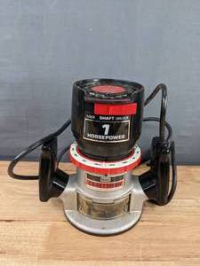 lot 124 image: Craftsman Double Insulated Router with Case   K
