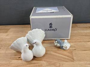 lot 144 image: NEW Lladro Couple of Doves and Ducklings Figurines K