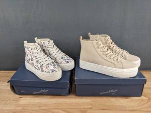 lot 36 image: Lot of 2 Pairs of Universal Thread Womens Cassie Sneakers K