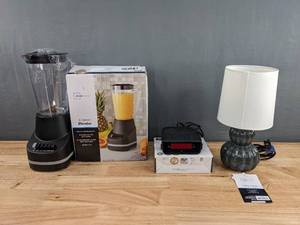 lot 64 image: Mainstay 6-Speed Blender, GPX Clock Radio and Mainstay Table Lamp   X