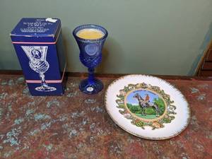 lot 471 image: Avon Candle Holder & Canadian Souvenir Plate P