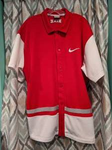 lot 488 image: Mens Size Large Nike Red & White Shirt P