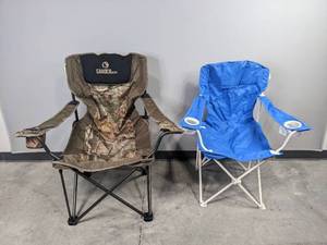 lot 138 image: Set of 2 Outdoor Folding Chairs with Carrying Cases Gander Mountain and Other K