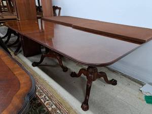 lot 776 image: Wood Dining Table with Pad and (4) Leafs