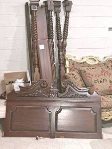 lot 787 image: King Size Mahogany Four Post Bed Finials and Hardware