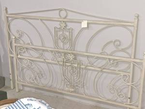 lot 789 image: King Size Metal Headboard and Footboard