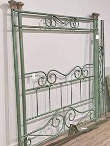 lot 790 image: King Size Metal Canopy Bed with Hardware