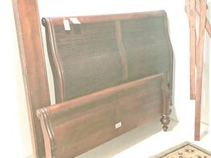 lot 793 image: Ethan Allen Queen Size Bed Frame