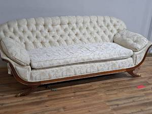 lot 817 image: Vintage Victorian Sofa