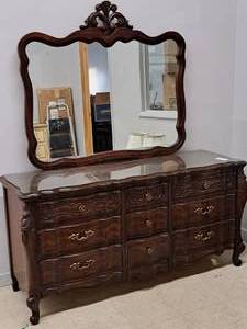 lot 829 image: Permacraft Dresser with Glass Top and Mirror