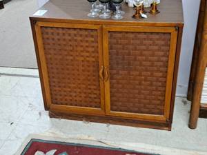 lot 838 image: Lane MCM Walnut Wood Cabinet 2-door2-shelf