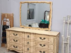 lot 830 image: John Widdicomb Dresser with Mirror